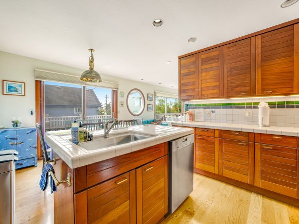 Santa Cruz County Home 1018446