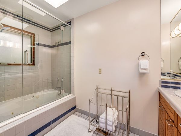 Santa Cruz County Home 1018446