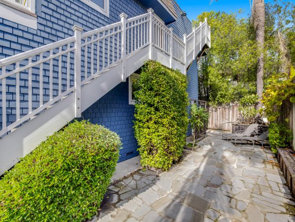Santa Cruz County Home 1018446