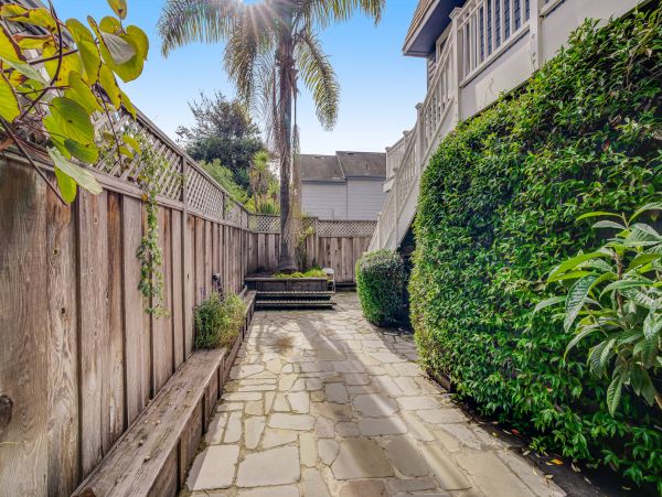 Santa Cruz County Home 1018446