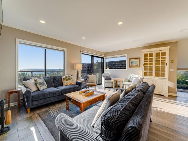 Santa Cruz County Home 1018448