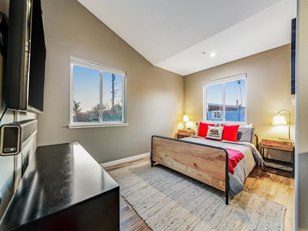 Santa Cruz County Home 1018450