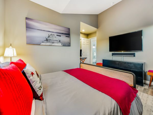 Santa Cruz County Home 1018450
