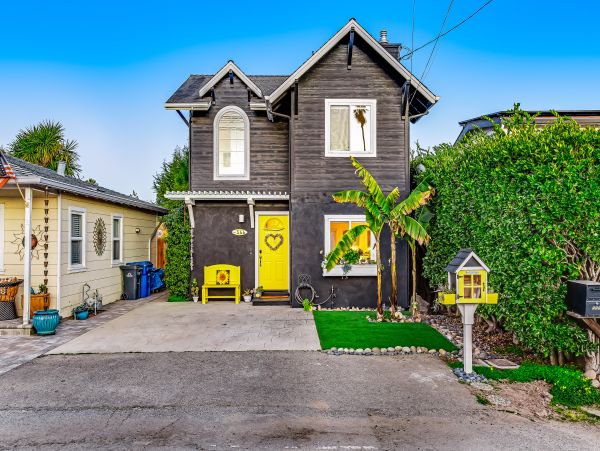 Santa Cruz County Home 1018450