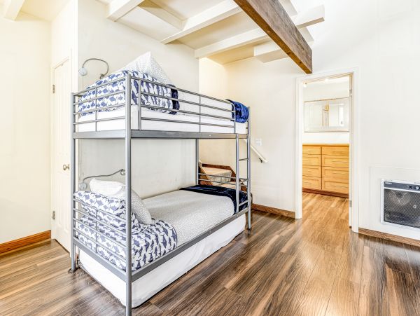 Santa Cruz County Home 1018452