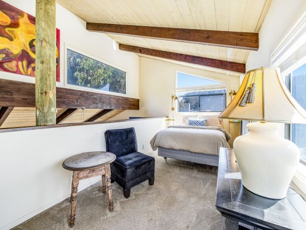 Santa Cruz County Home 1018452