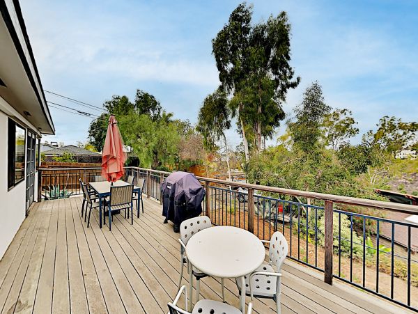 Santa Cruz County Home 1018456