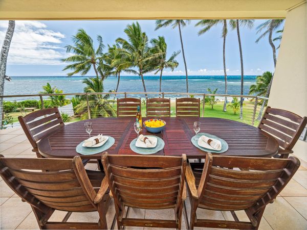 Beachfront Vacation Estate Amazing Ocean Views in Oahu