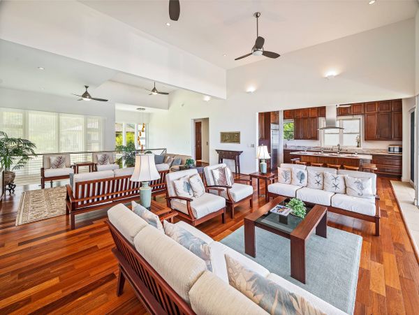 Beachfront Vacation Estate Amazing Ocean Views in Oahu
