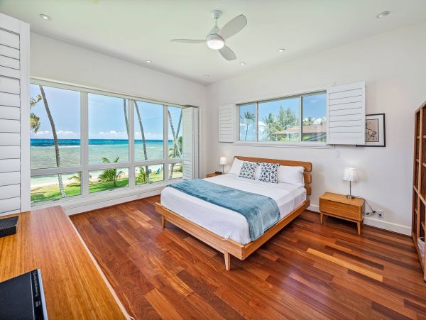 Beachfront Vacation Estate Amazing Ocean Views in Oahu