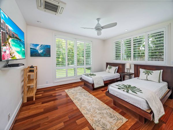 Beachfront Vacation Estate Amazing Ocean Views in Oahu