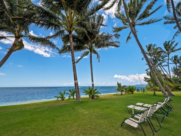 Beachfront Vacation Estate Amazing Ocean Views in Oahu