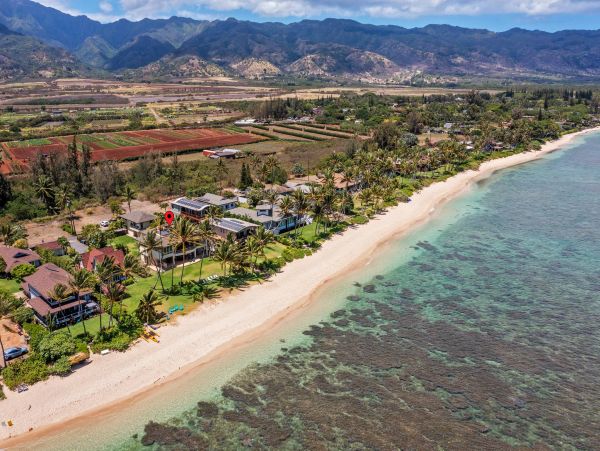 Beachfront Vacation Estate Amazing Ocean Views in Oahu