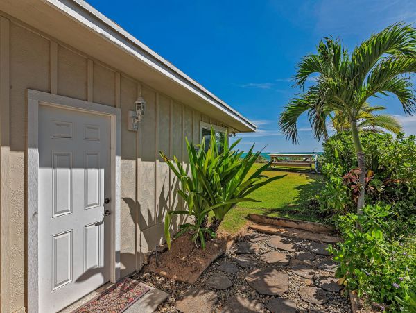 On Beach Oahu Vacation Home Four Bedroom