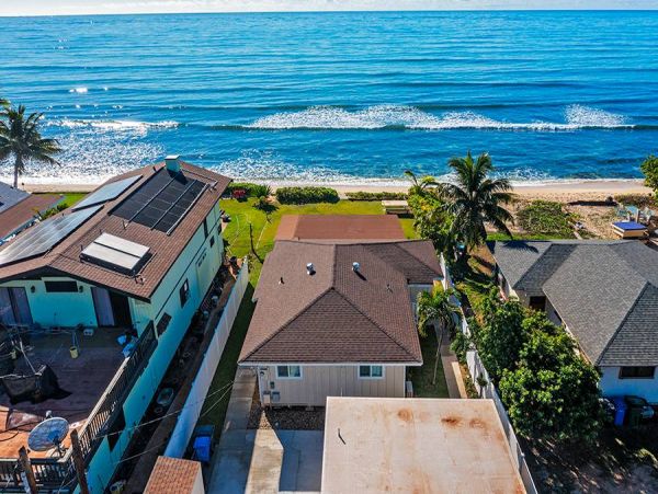 On Beach Oahu Vacation Home Four Bedroom