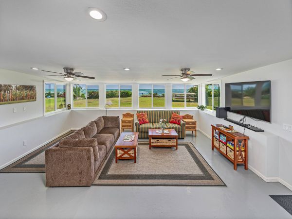 On Beach Oahu Vacation Home Four Bedroom