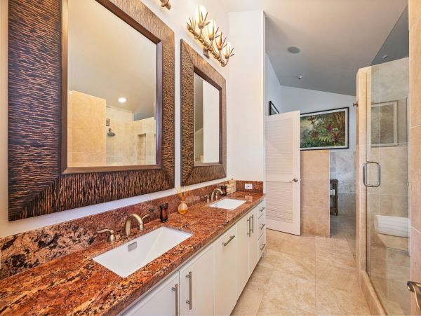 Stunning 4 Bedroom Home with Pool & Backyard