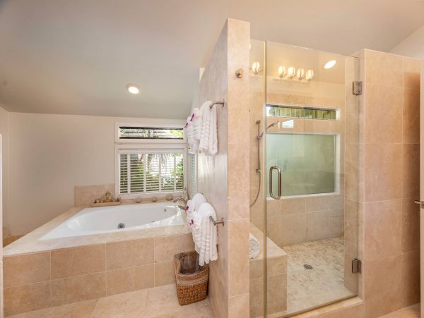 Stunning 4 Bedroom Home with Pool & Backyard