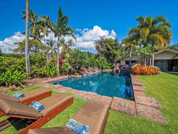 Stunning 4 Bedroom Home with Pool & Backyard