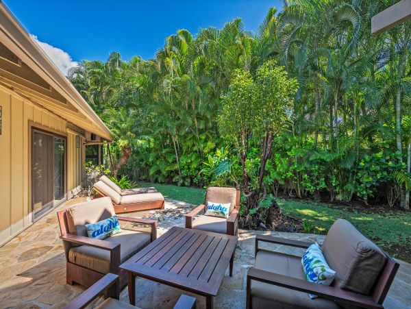 Stunning 4 Bedroom Home with Pool & Backyard