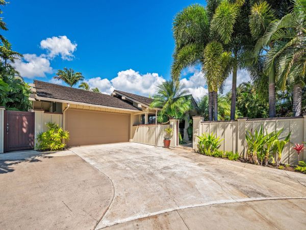 Stunning 4 Bedroom Home with Pool & Backyard