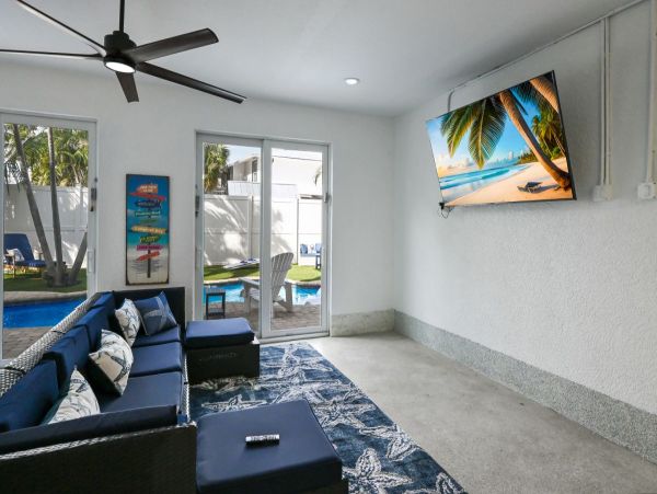 Beautiful & Cozy 4 Bedroom Pool Home in Anna Maria Island
