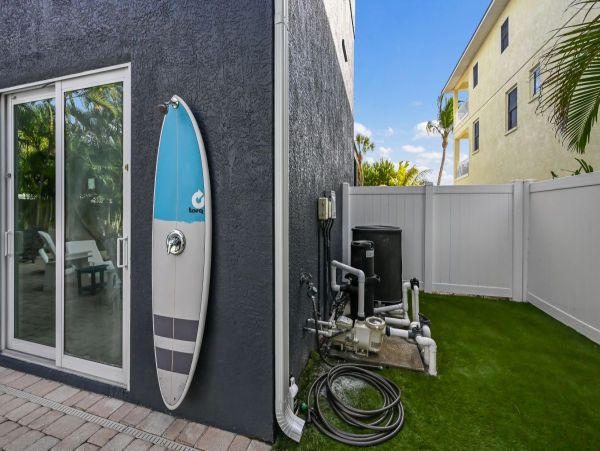 Beautiful & Cozy 4 Bedroom Pool Home in Anna Maria Island