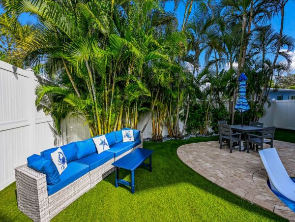 Beautiful & Cozy 4 Bedroom Pool Home in Anna Maria Island