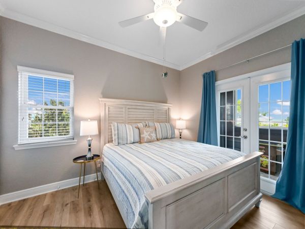 Beautiful & Cozy 4 Bedroom Pool Home in Anna Maria Island