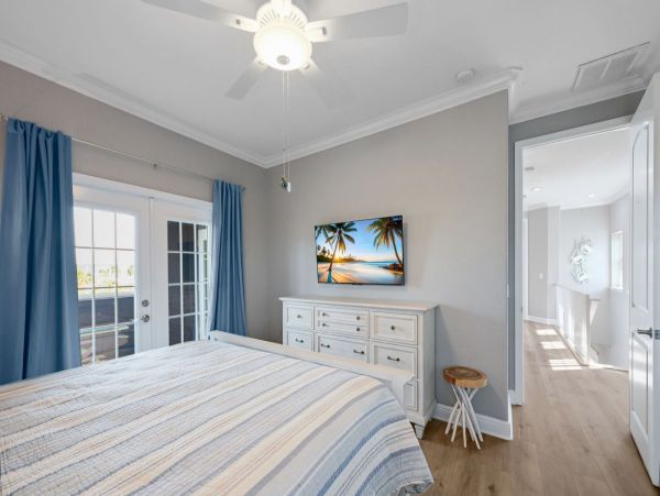 Beautiful & Cozy 4 Bedroom Pool Home in Anna Maria Island