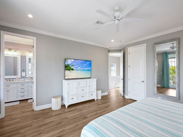 Beautiful & Cozy 4 Bedroom Pool Home in Anna Maria Island