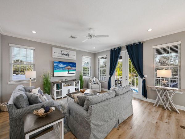 Beautiful & Cozy 4 Bedroom Pool Home in Anna Maria Island