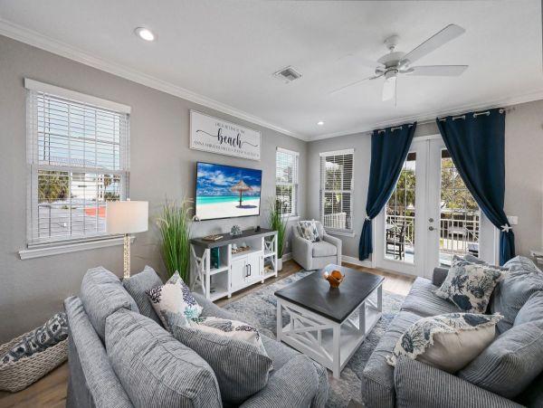 Beautiful & Cozy 4 Bedroom Pool Home in Anna Maria Island