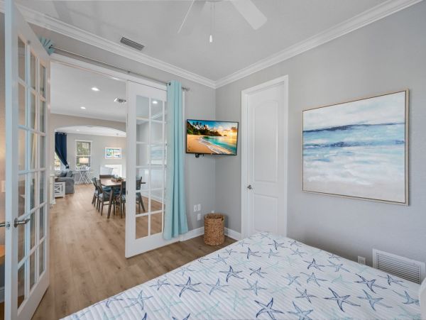Beautiful & Cozy 4 Bedroom Pool Home in Anna Maria Island