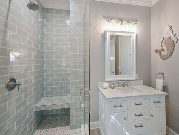 Beautiful & Cozy 4 Bedroom Pool Home in Anna Maria Island