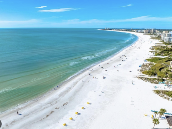 Walk to Beach Lido Key Vacation Home 8 Bedroom
