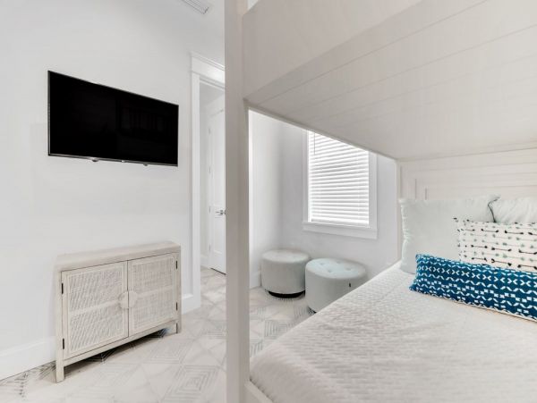Luxury Seven Bedroom Vacation Home Pool & Spa in Lido Key