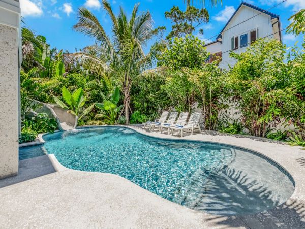 Luxury Seven Bedroom Vacation Home Pool & Spa in Lido Key