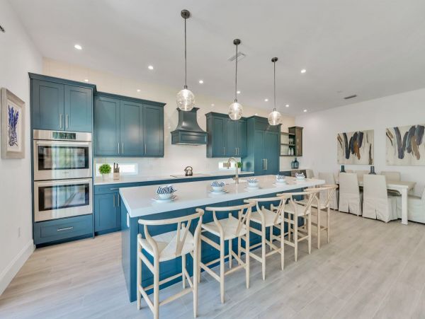 Luxury Seven Bedroom Vacation Home Pool & Spa in Lido Key
