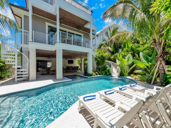 Luxury Seven Bedroom Vacation Home Pool & Spa in Lido Key