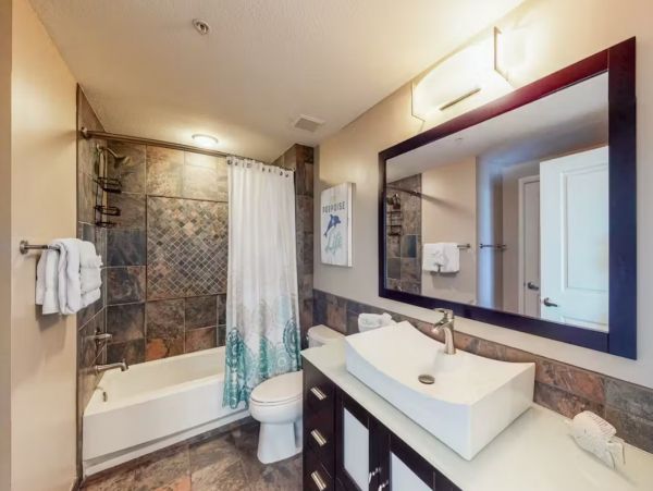 Gulf Front Four Bedroom Rental Condo in Panama City Beach