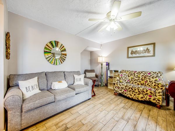 2 Bedroom Beachfront Condo with Pool and Sauna