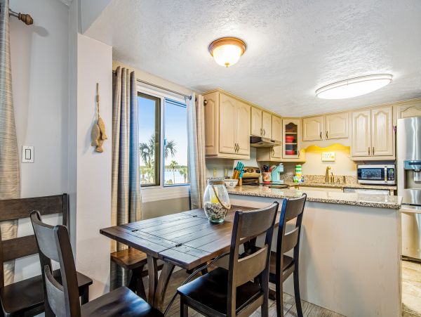 2 Bedroom Beachfront Condo with Pool and Sauna