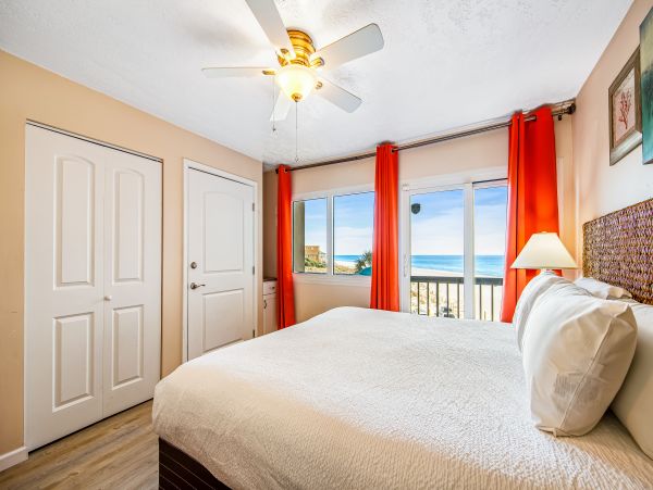 2 Bedroom Beachfront Condo with Pool and Sauna
