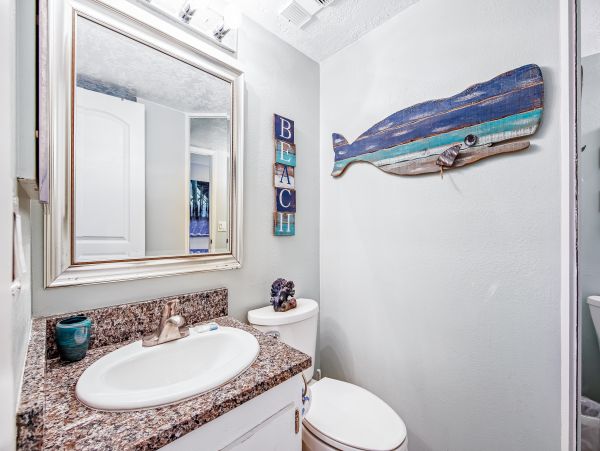 2 Bedroom Beachfront Condo with Pool and Sauna