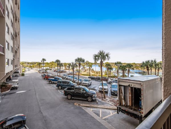 2 Bedroom Beachfront Condo with Pool and Sauna