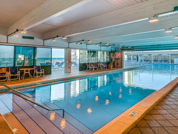 2 Bedroom Beachfront Condo with Pool and Sauna