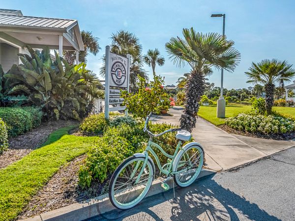 2 Bedroom Beachfront Condo with Pool and Sauna