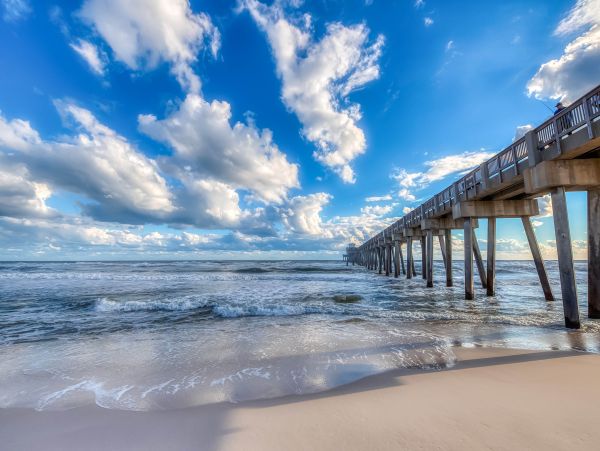 2 Bedroom Beachfront Condo with Pool and Sauna