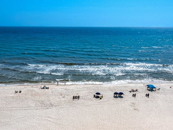 2 Bedroom Beachfront Condo with Pool and Sauna